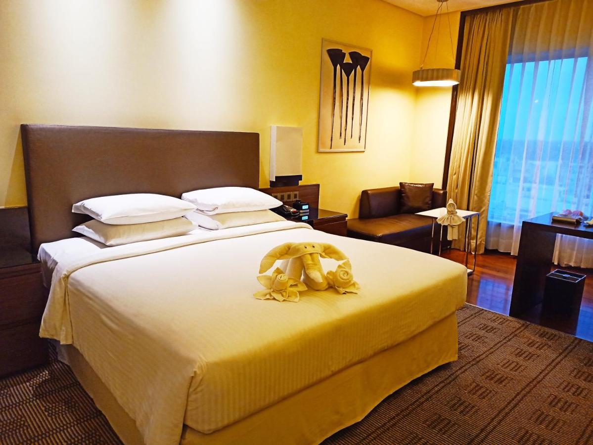 Courtyard By Marriott Bilaspur Exteriör bild