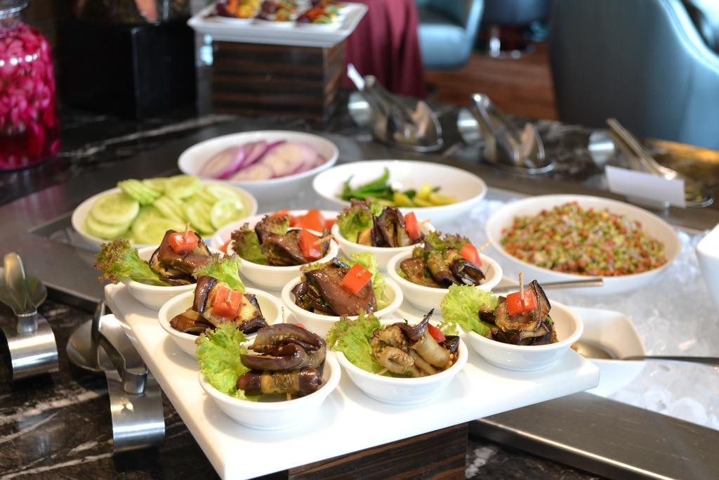 Courtyard By Marriott Bilaspur Exteriör bild