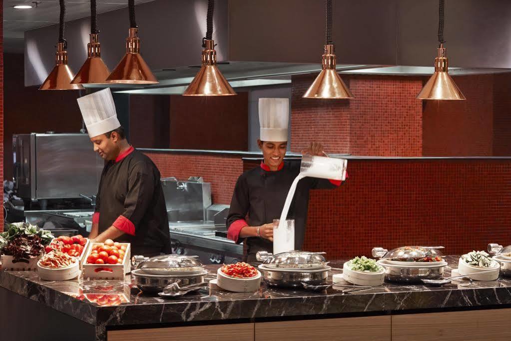 Courtyard By Marriott Bilaspur Exteriör bild