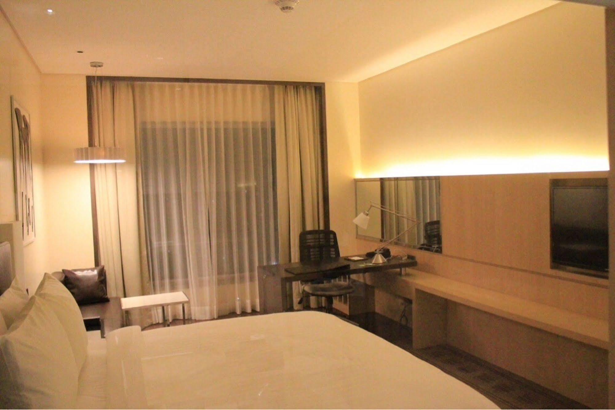 Courtyard By Marriott Bilaspur Exteriör bild