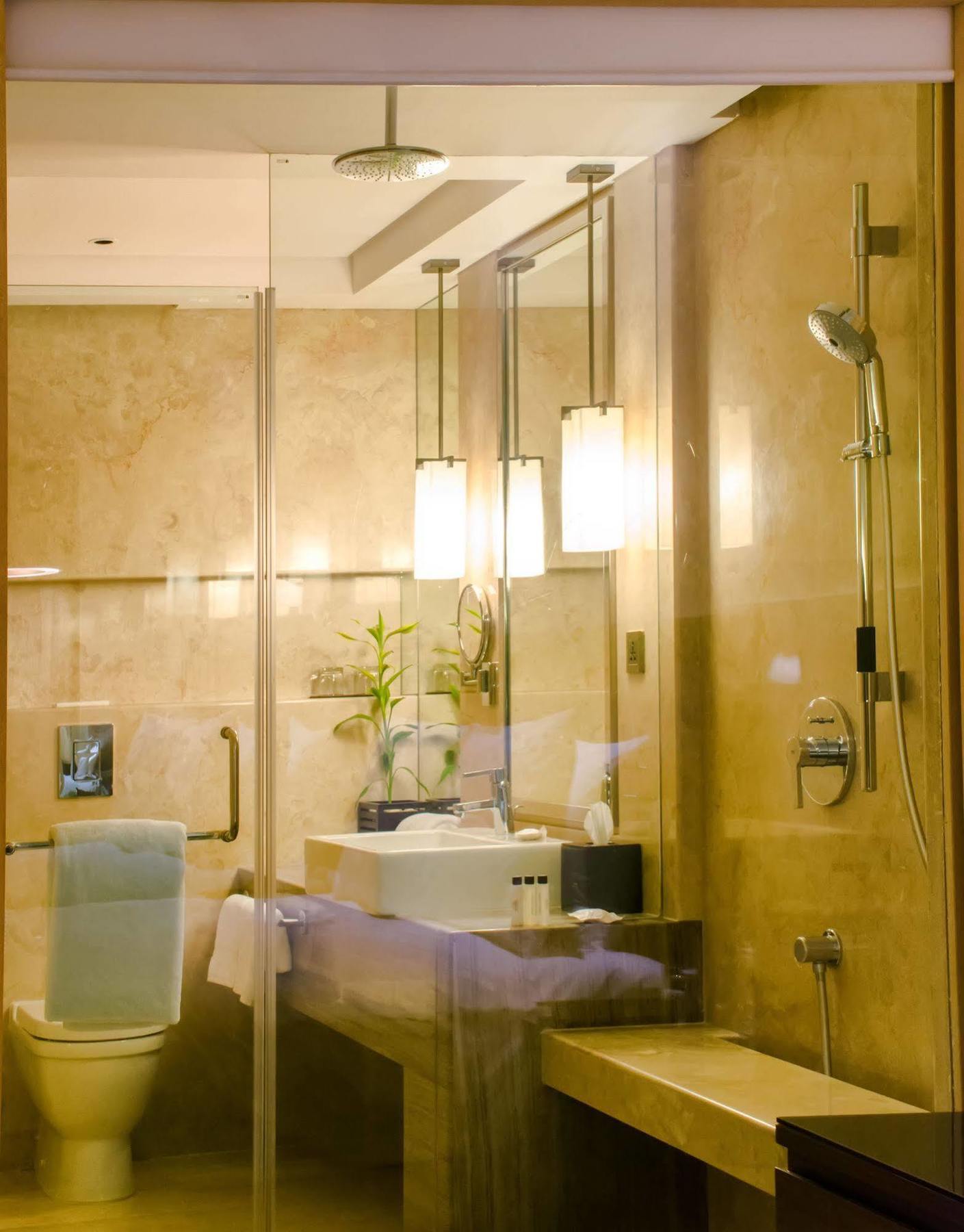 Courtyard By Marriott Bilaspur Exteriör bild